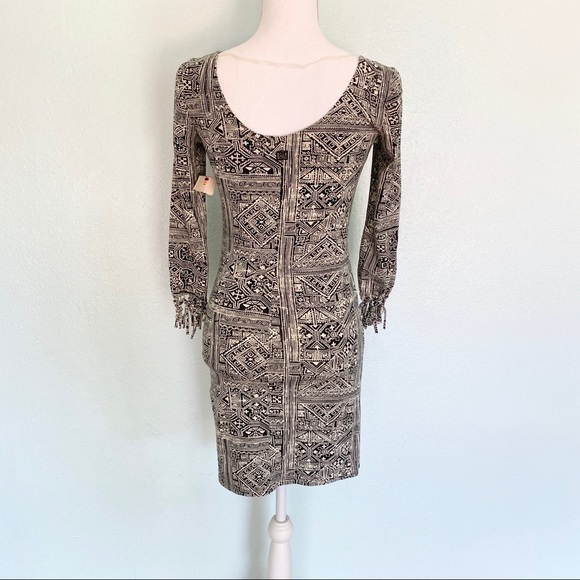NWT Billabong  Black & White Patterned Dress sz S - Picture 2 of 7